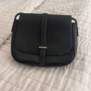 GAP Classic Black Womans Leather Purse